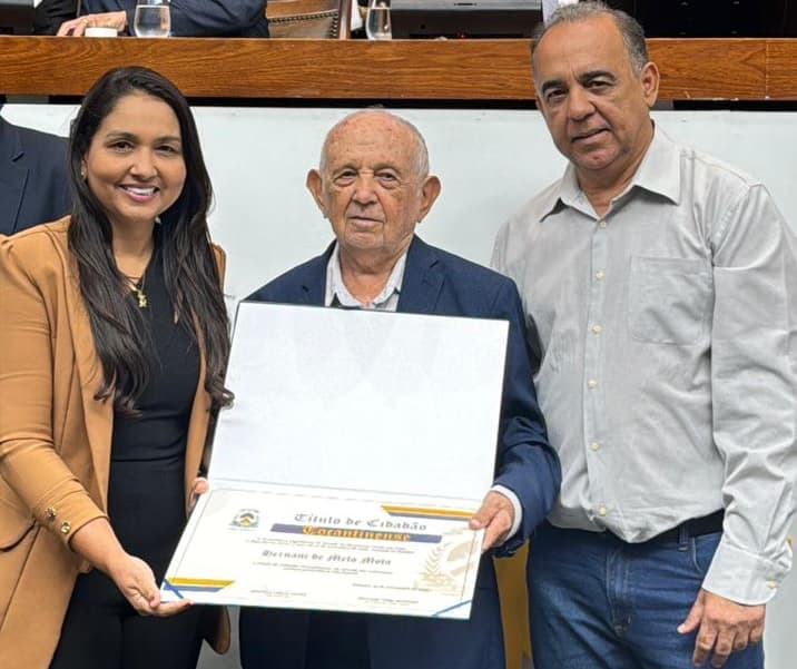Foto da notícia: Aos 91 anos, empresário pioneiro de Guaraí, Hernani Mota, recebe título de “Cidadão Tocantinense”