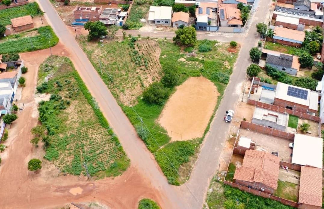 Foto da notícia: Terreno de 2,7mil m² é escolhido para instalar campo sintético e pista de caminhada em Guaraí