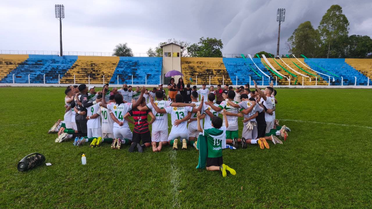 Foto da notícia: Guaraí empata com o Alvorada no Delfinão e garante acesso após 10 anos; final é contra o Palmas