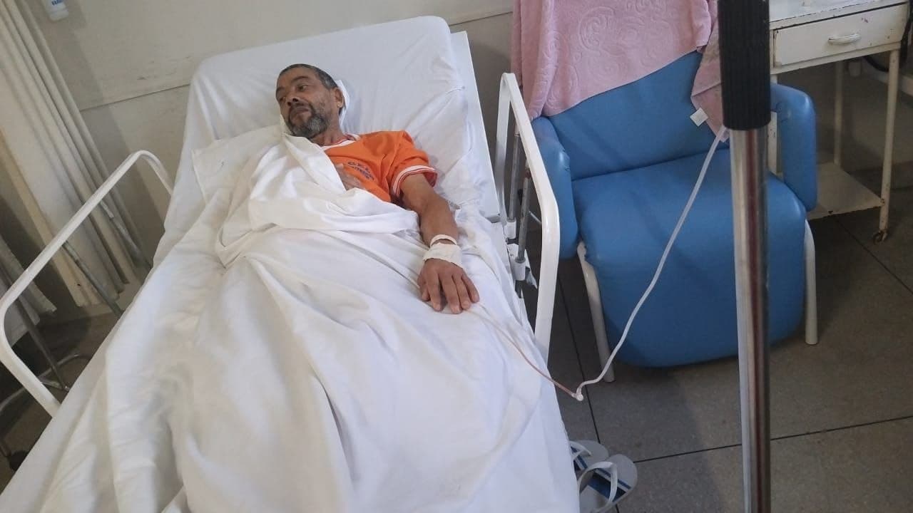 Foto da notícia: Aposentado internado em Guaraí aguarda há 13 dias transferência para avaliação neurológica