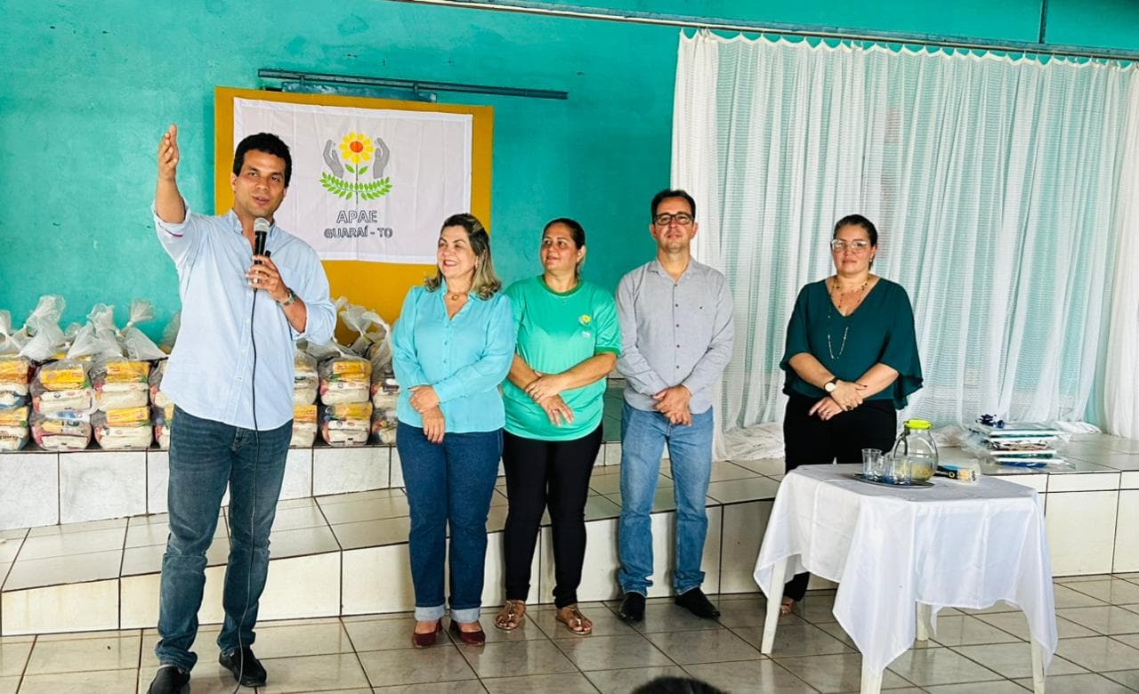 Foto da notícia: Irajá entrega cestas básicas em Guaraí arrecadadas durante “Futebol Solidário” em Palmas