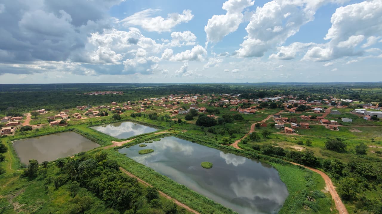 Foto da notícia: Moradores do Lysam cobram asfalto, limpeza de terrenos, iluminação e fim do mau cheiro na ETE