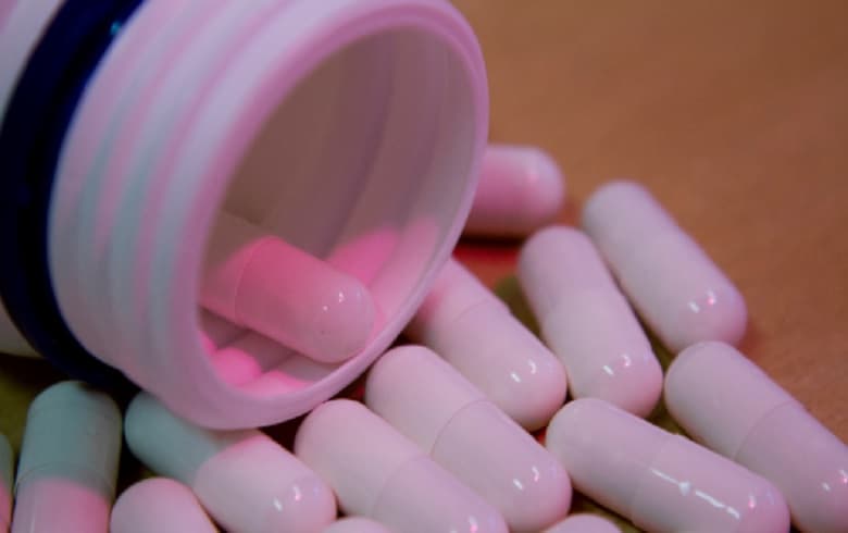 Imagem da notícia: Brasil testará em 500 pacientes novo medicamento com 94% de eficácia contra a Covid-19