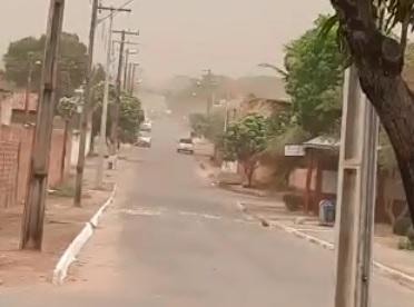Forte ventania assusta moradores de Guaraí e também provoca estragos em vários bairros