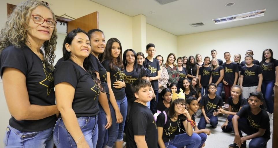 Estudantes destaque do Colégio Anaídes de Guaraí ganham passeio turístico em Palmas