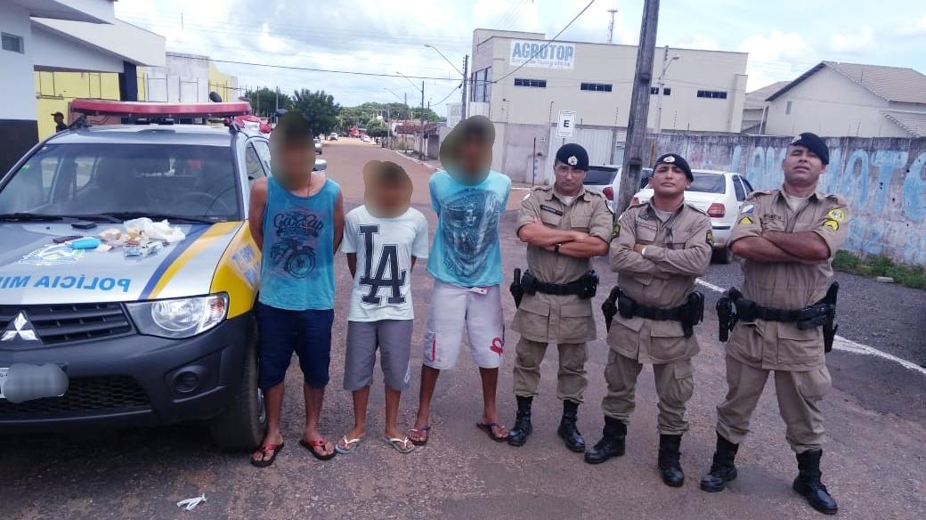 PM prende três por envolvimento com o tráfico e apreende quase 500g de crack em Guaraí