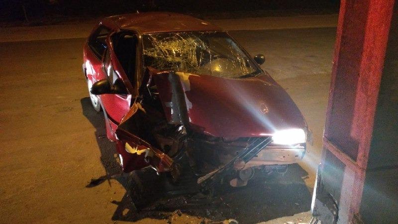 Condutor embriagado perde o controle e bate veículo em poste na região central de Guaraí