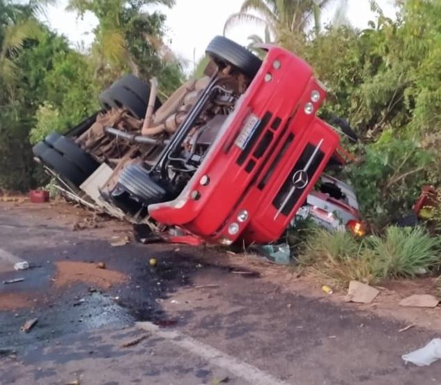 Caminhoneiro morre e taxista de Guaraí fica gravemente ferido em acidente registrado na TO-336