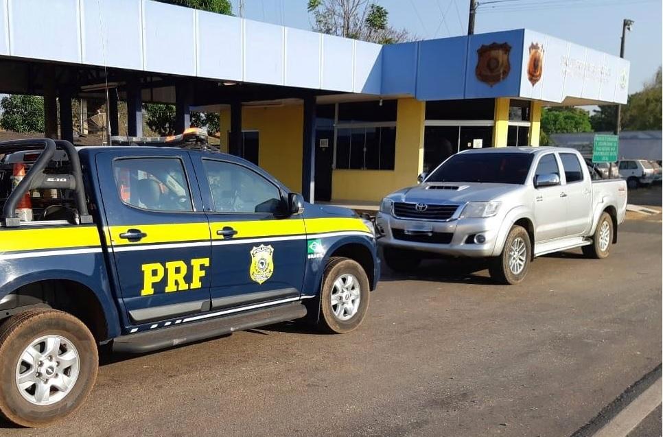 Condutor embriagado é detido em Guaraí conduzindo Hilux com documentação adulterada