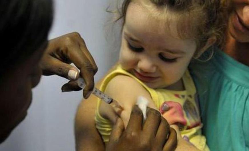 Ministério da Saúde orienta vacinação extra contra o sarampo em crianças menores de 1 ano