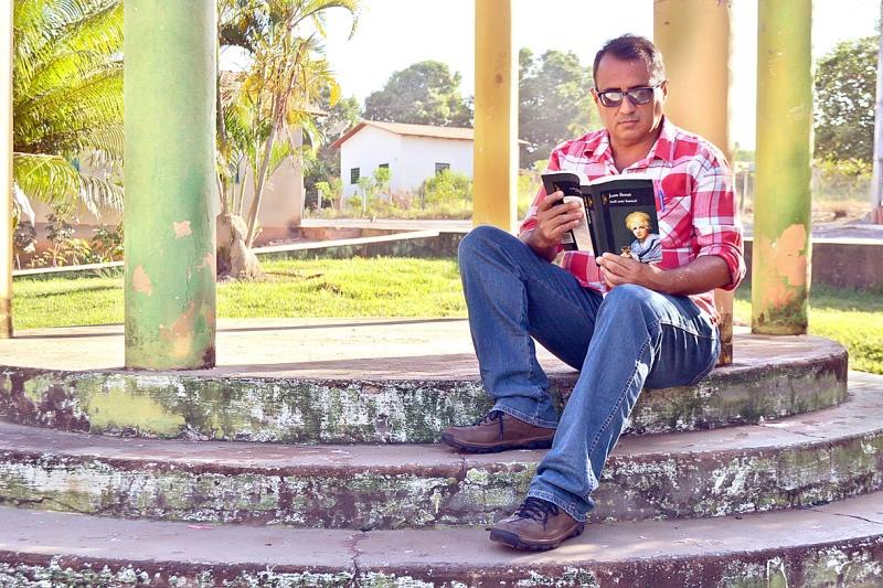 Premiado escritor que reside em Guaraí prepara seu segundo livro de contos inéditos